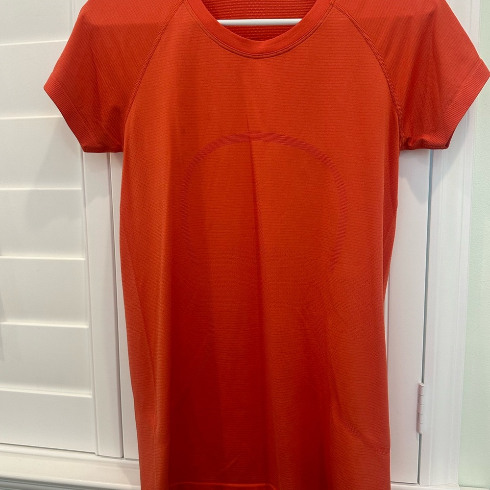Lululemon Women’s Orange Swiftly Tech Short Sleeve Shirt